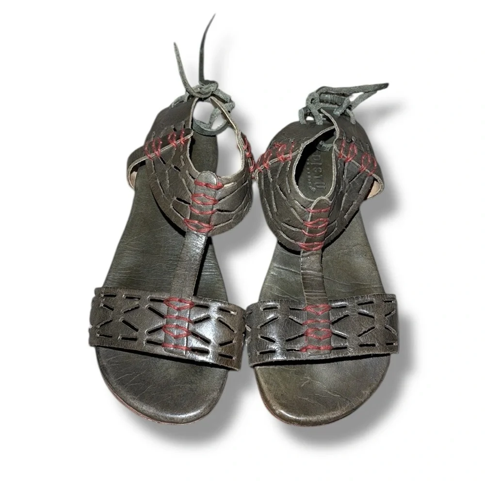Bed|Stu‎ Claire Sandals Size 8.5